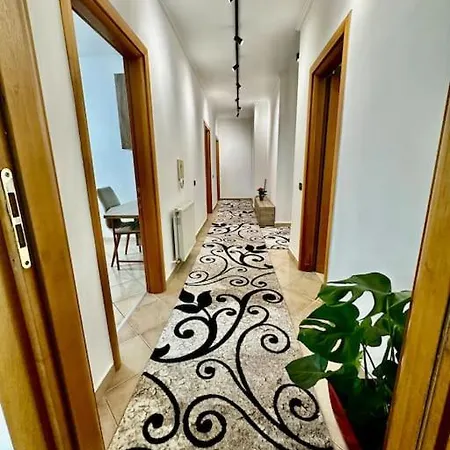 8th Floor Luxury Tirana 2 Lejlighed Selitë e Vogël