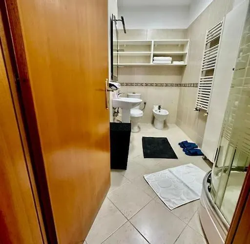 Lägenhet 8th Floor Luxury Tirana 2 *