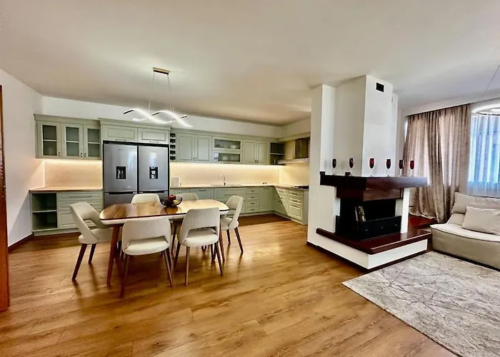 Lägenhet 8th Floor Luxury Tirana 2